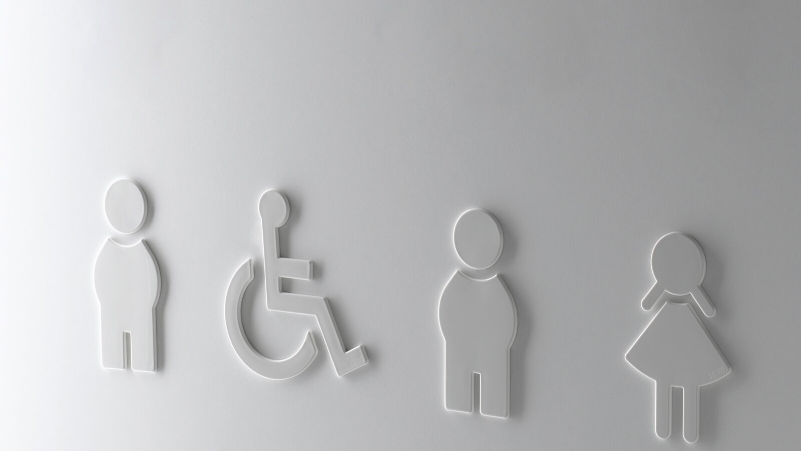 WC Symbole Mann Frau und Barrierefrei in Weiß aus Polyamid
