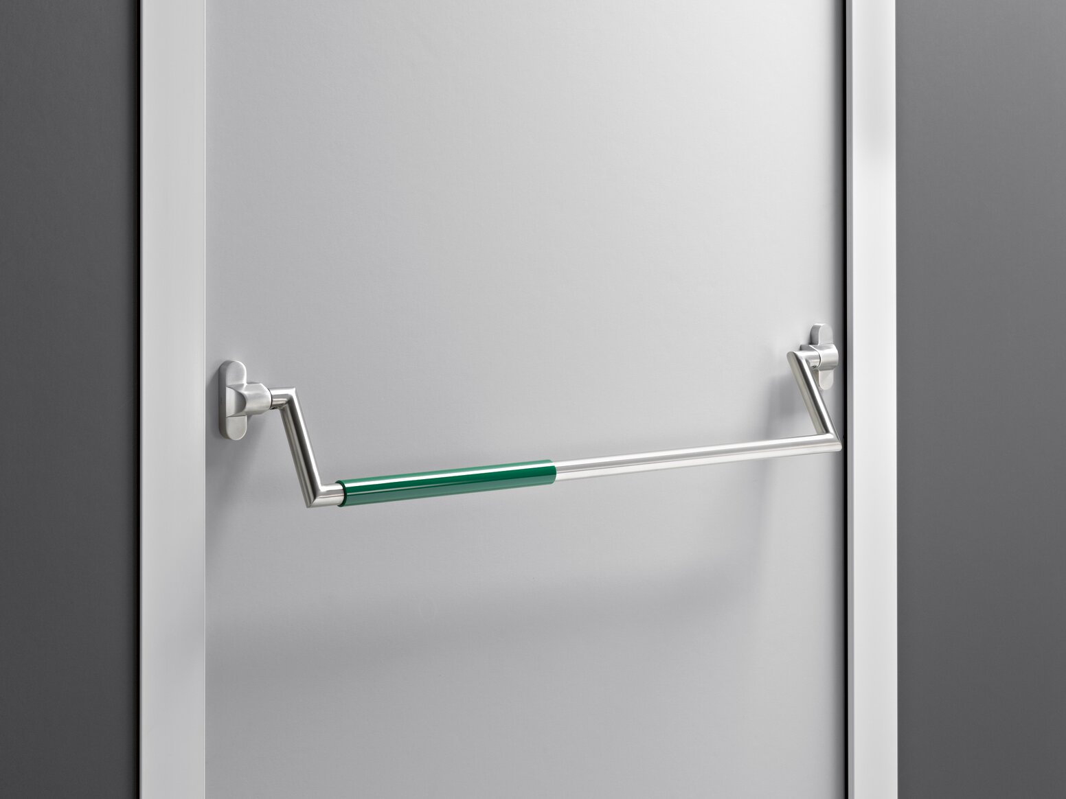 Panic bar from HEWI | Safety at the escape door | HEWI