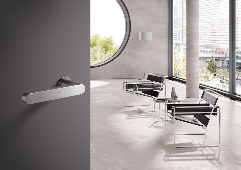 Minimalistischer Türdrücker aus Edelstahl matt geschliffen