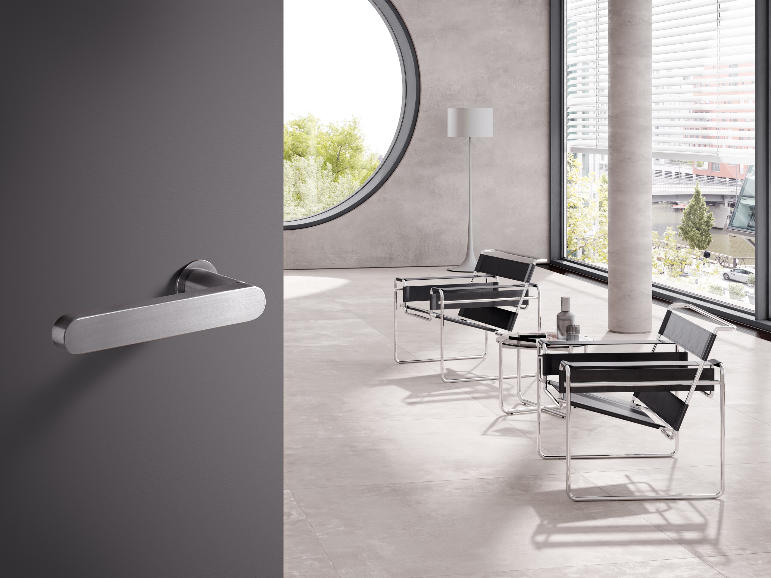 Minimalistischer Türdrücker aus Edelstahl matt geschliffen