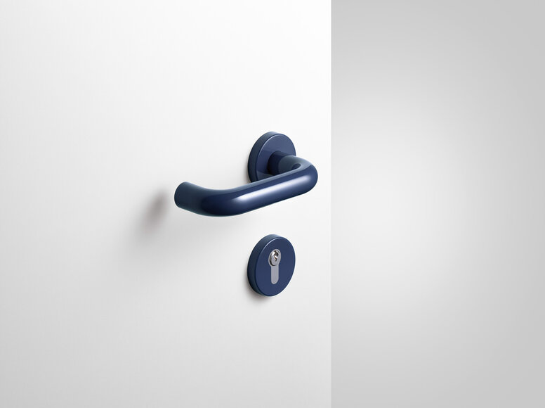 HEWI Türdrücker 111 mit Schlüsselrosette in Stahlblau aus Polyamid