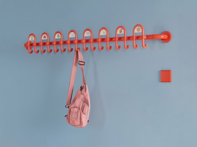 HEWI Garderobe und Beschläge für Kinder Farbefroher Kindergarten ausgestattet mit HEWI Beschlägen und Garderobe in Orange