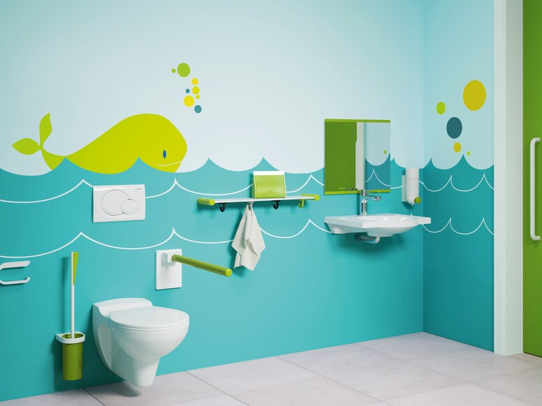 Barrierefreies Bad für Kinder in blau-grün mit WC-und Waschbereich